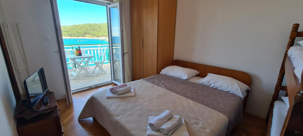 Apartments Ana I Ante Милна Екстериор снимка
