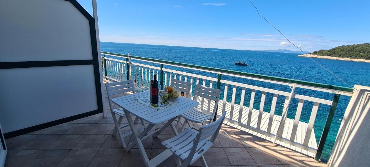 Apartments Ana I Ante Милна Екстериор снимка