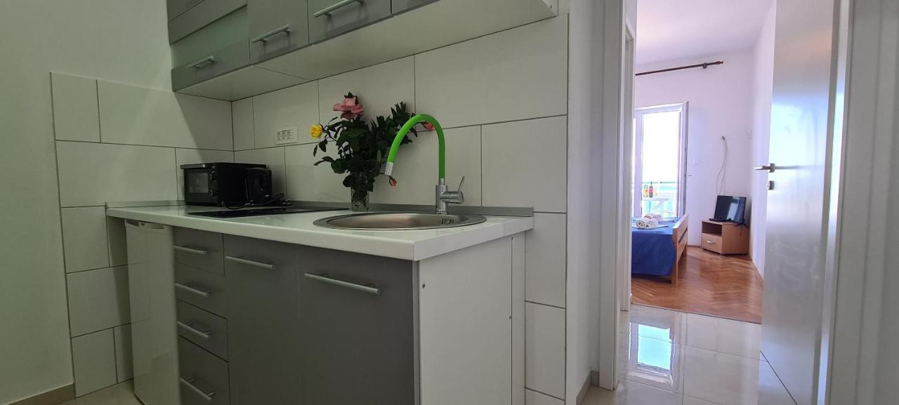 Apartments Ana I Ante Милна Екстериор снимка